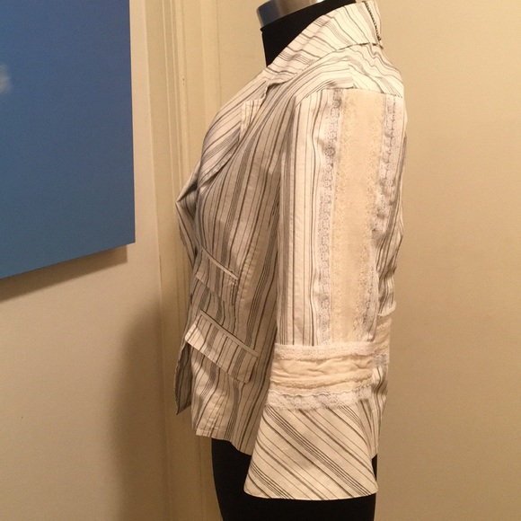 Unique Lace & Stripe Blazer 🎩🧡 - Picture 8 of 8